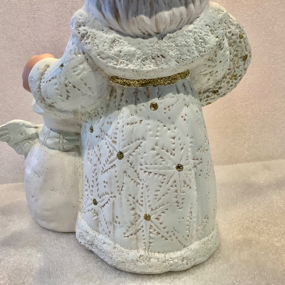 White Ceramic Santa Claus With Snowman Statue 10 Inch Tall - Picture 5 of 8
